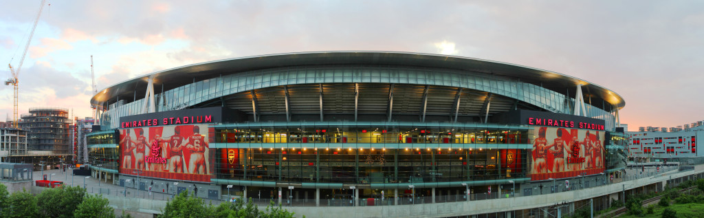 Emirates_Stadium_east_side_at_dusk