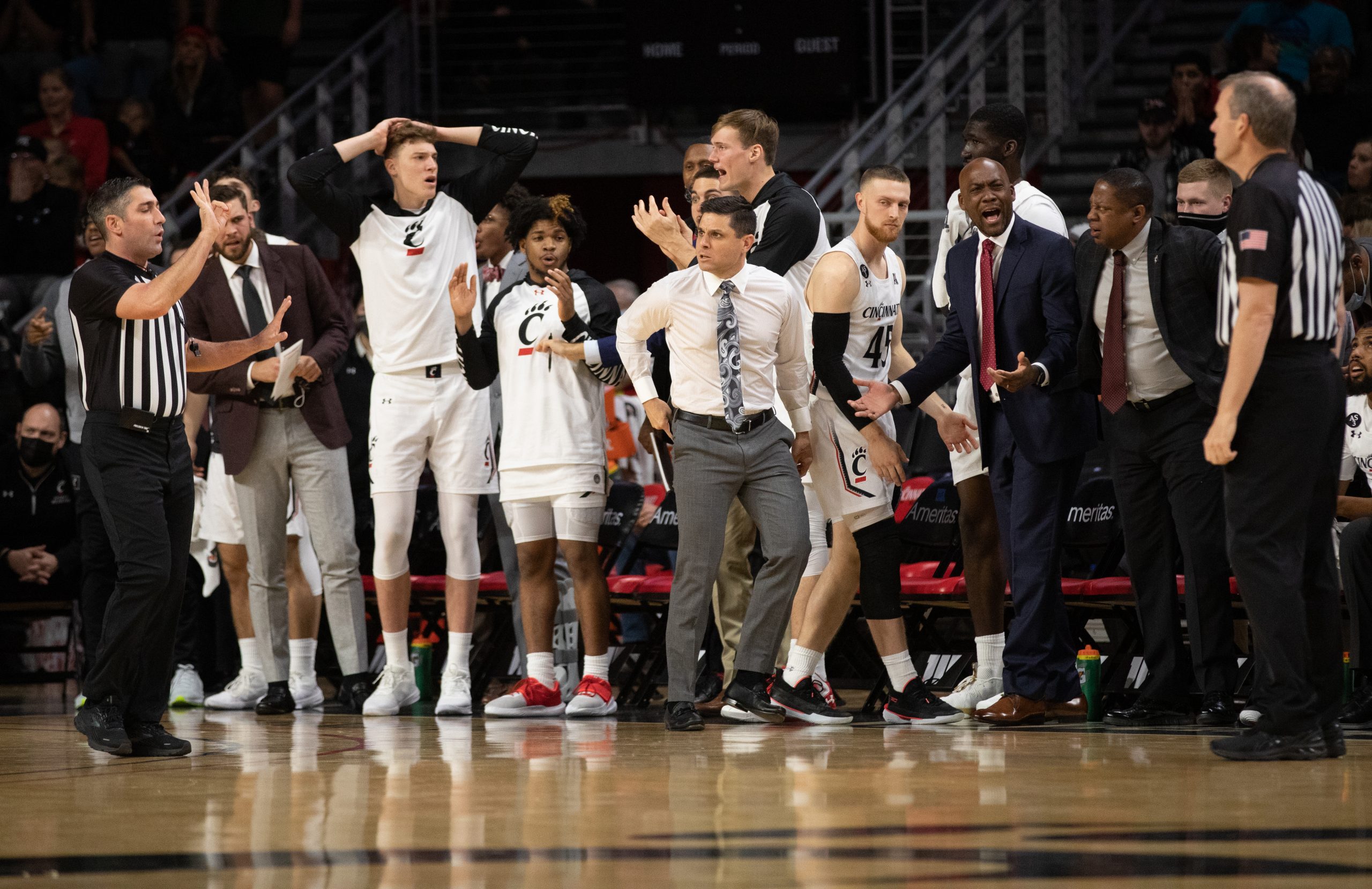 Xavier dominates Cincinnati, 8363 in Crosstown Shootout The Front