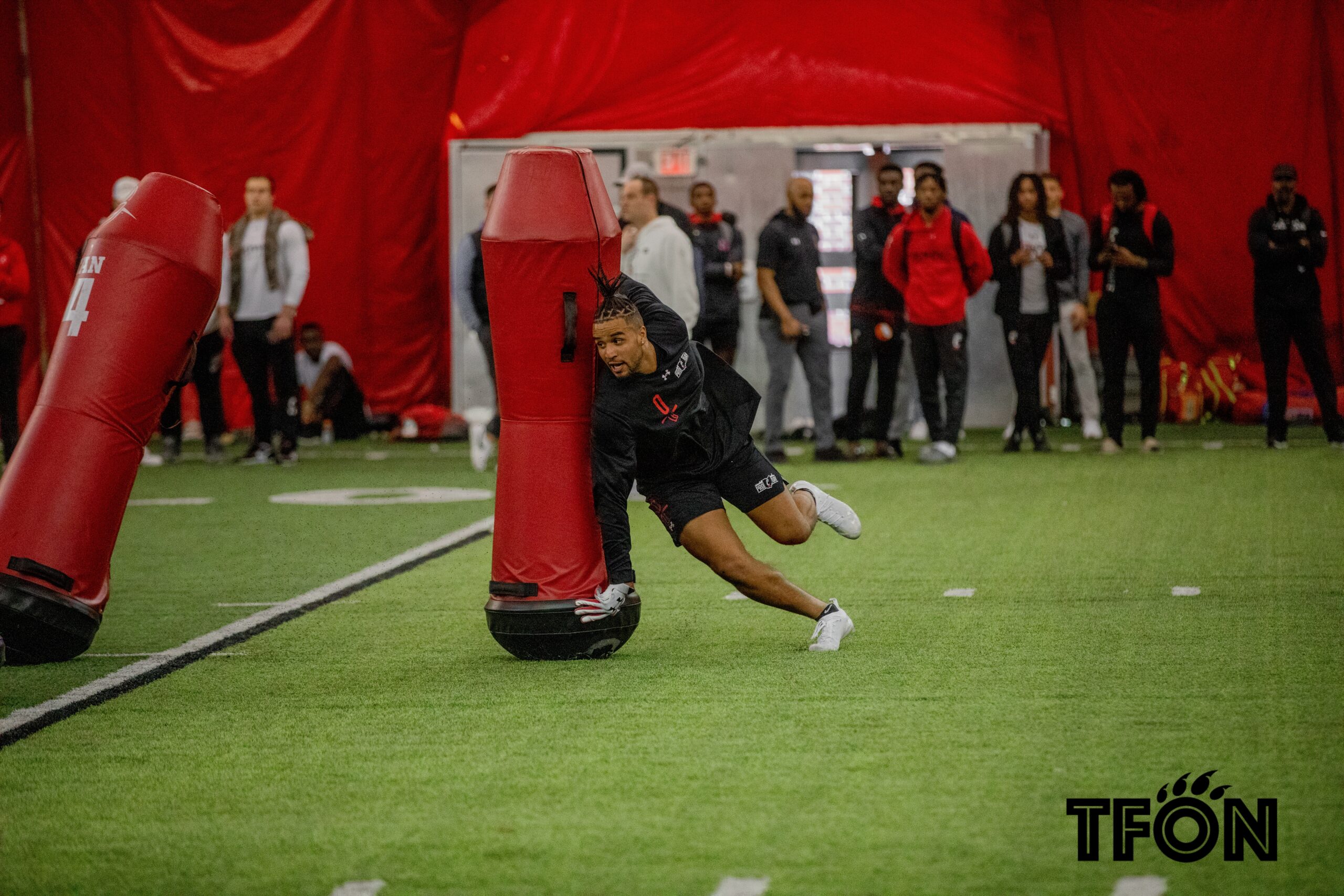 Bearcats LB Darrian Beavers Pro Day results The Front Office News