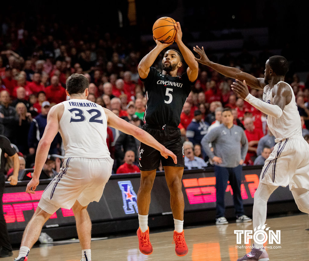 UC Bearcats basketball player David DeJulius donating proceeds